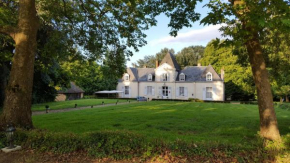 Гостиница Domaine De Chatenay - Le Mans  Сен-Сатурнен